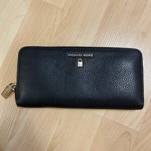 Michael Kors Black Zip Wallet